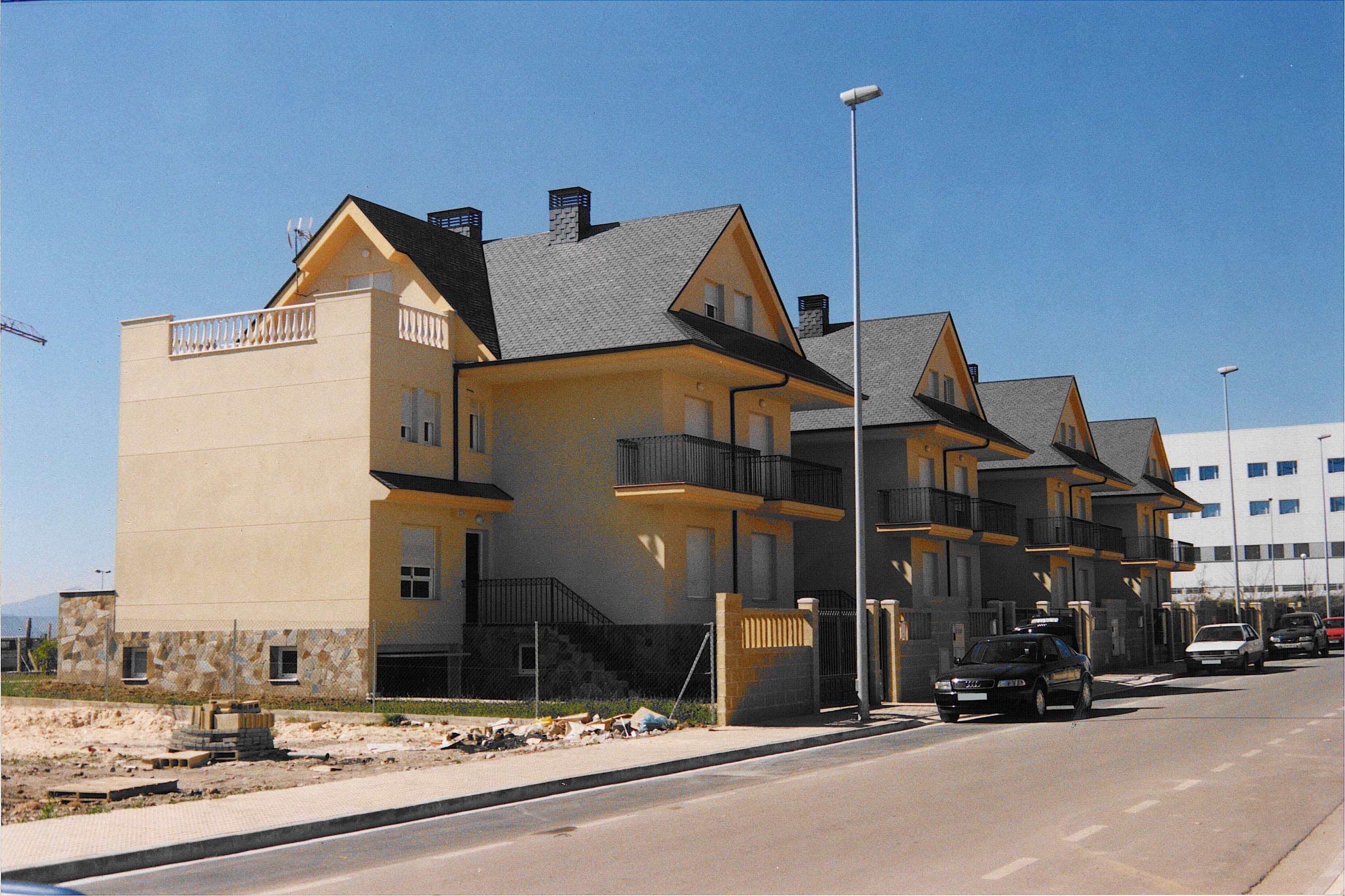8 viviendas unifamiliares adosadas, Polígono PP3, Ponferrada (León)