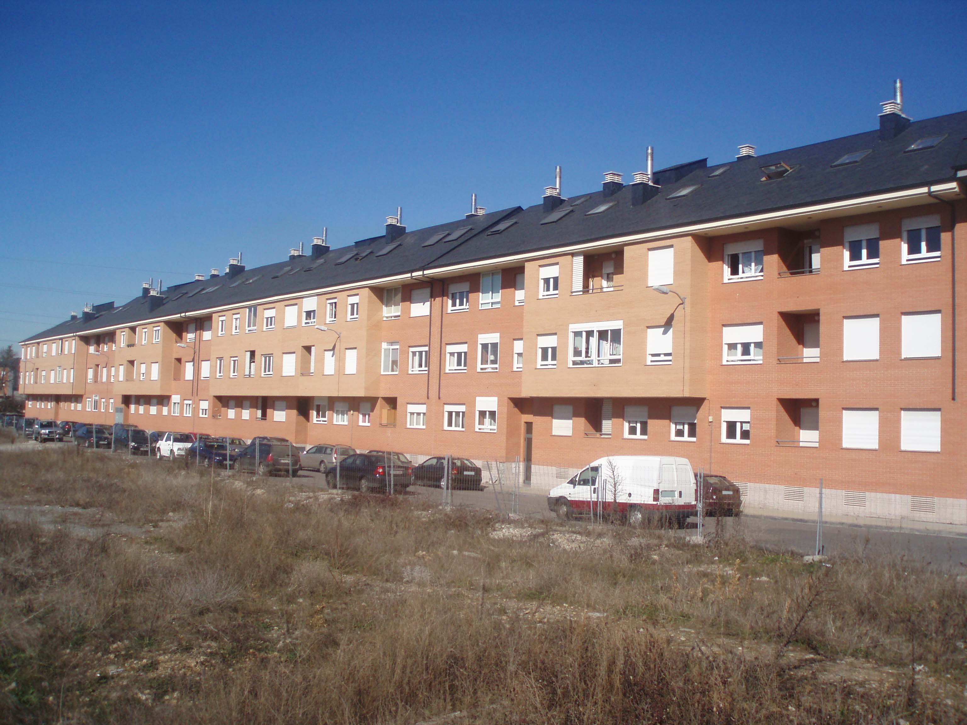 Edificio para 71 viviendas, garajes y trasteros, Calle Camino del Francés, Ponferrada (León)